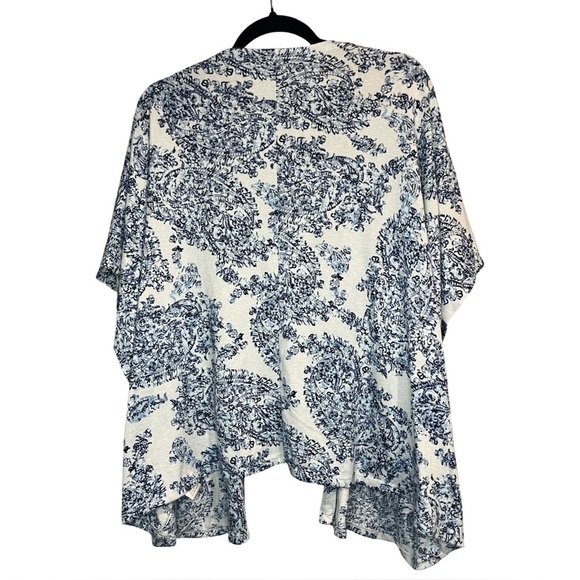 Jaclyn Intimates Blue and White Paisley Floral Kimono and Shorts Pajama Set - Picture 2 of 7